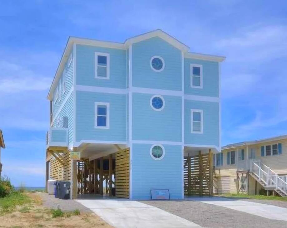 7 BR/5.5 BA Oceanfront Home with ELEVATE...