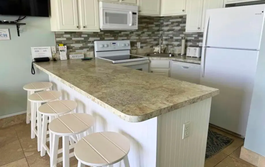 Atlantic Towers 714- Wavy Daze