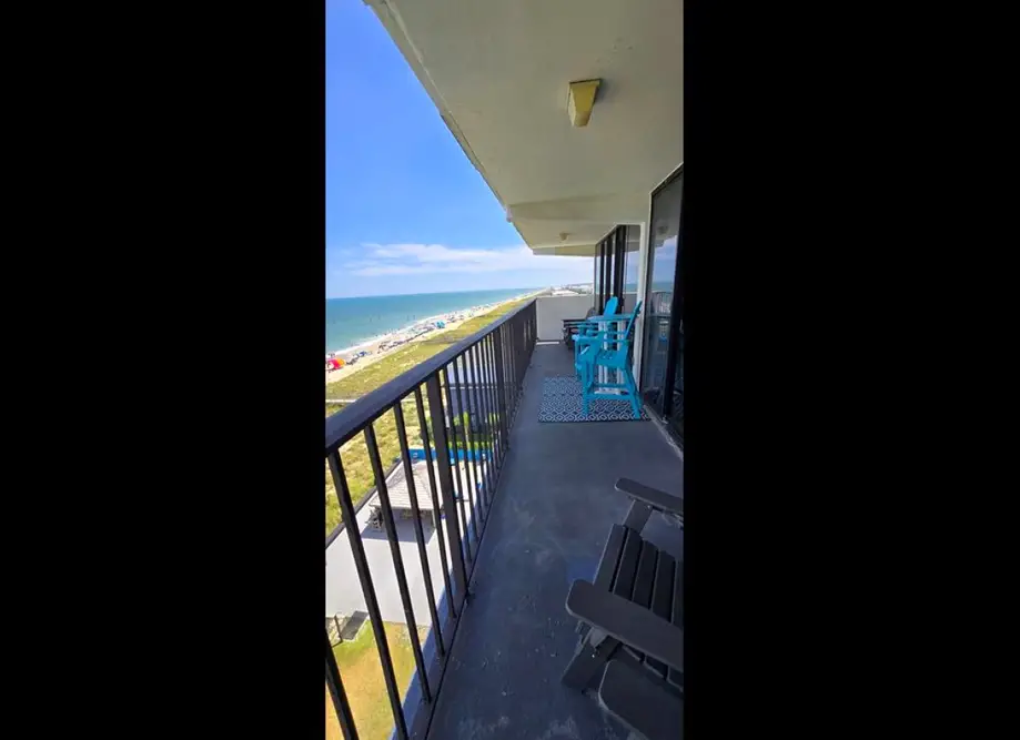 Atlantic Towers 714- Wavy Daze